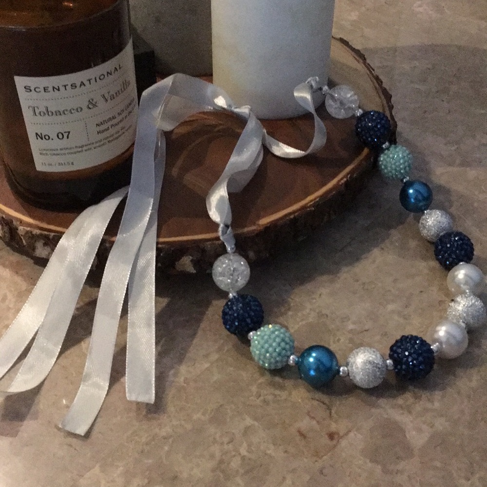 Ball necklace